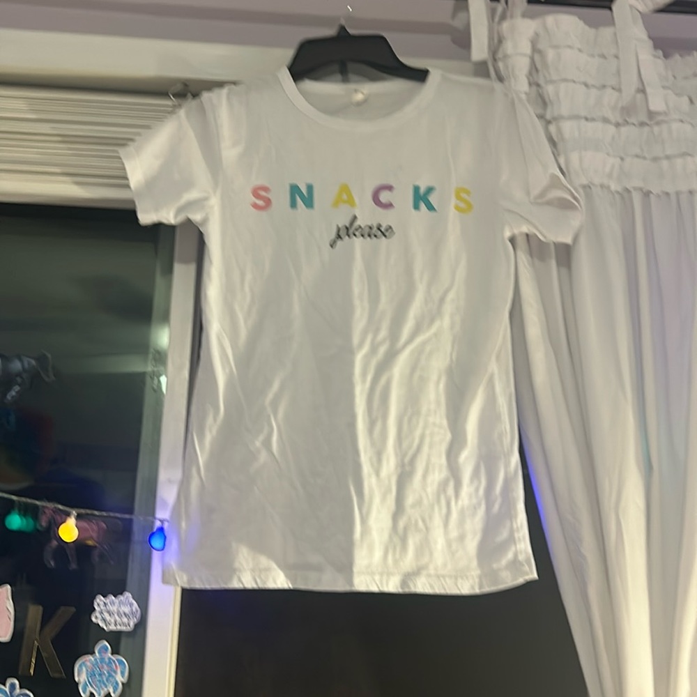 “Snacks please” T-shirt